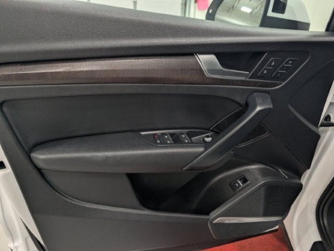 2018 AUDI Q5 2.0T in Saint Joseph, Minnesota - Photo 16