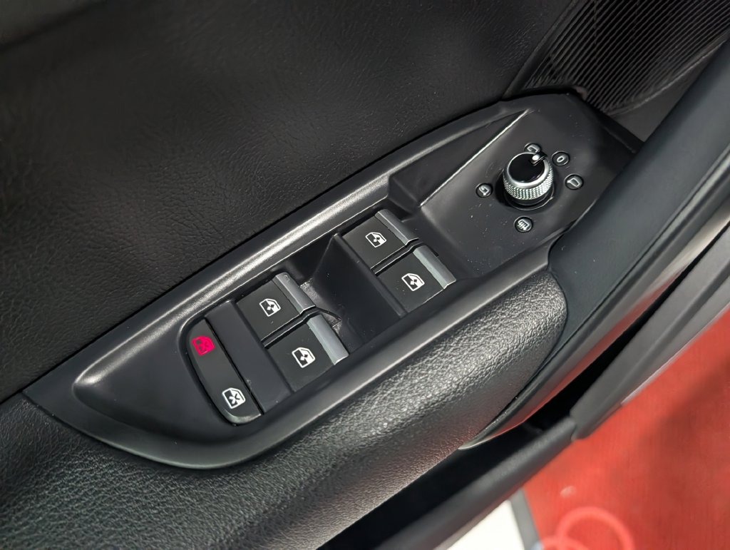2018 AUDI Q5 2.0T in Saint Joseph, Minnesota - Photo 17