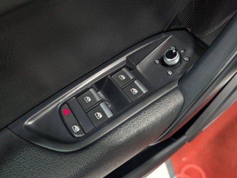 2018 AUDI Q5 2.0T in Saint Joseph, Minnesota - Photo 17