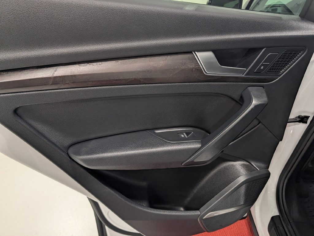 2018 AUDI Q5 2.0T in Saint Joseph, Minnesota - Photo 21