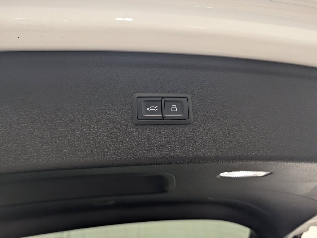 2018 AUDI Q5 2.0T in Saint Joseph, Minnesota - Photo 27