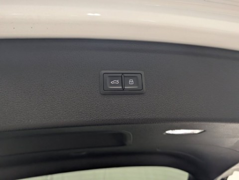 2018 AUDI Q5 2.0T in Saint Joseph, Minnesota - Photo 27