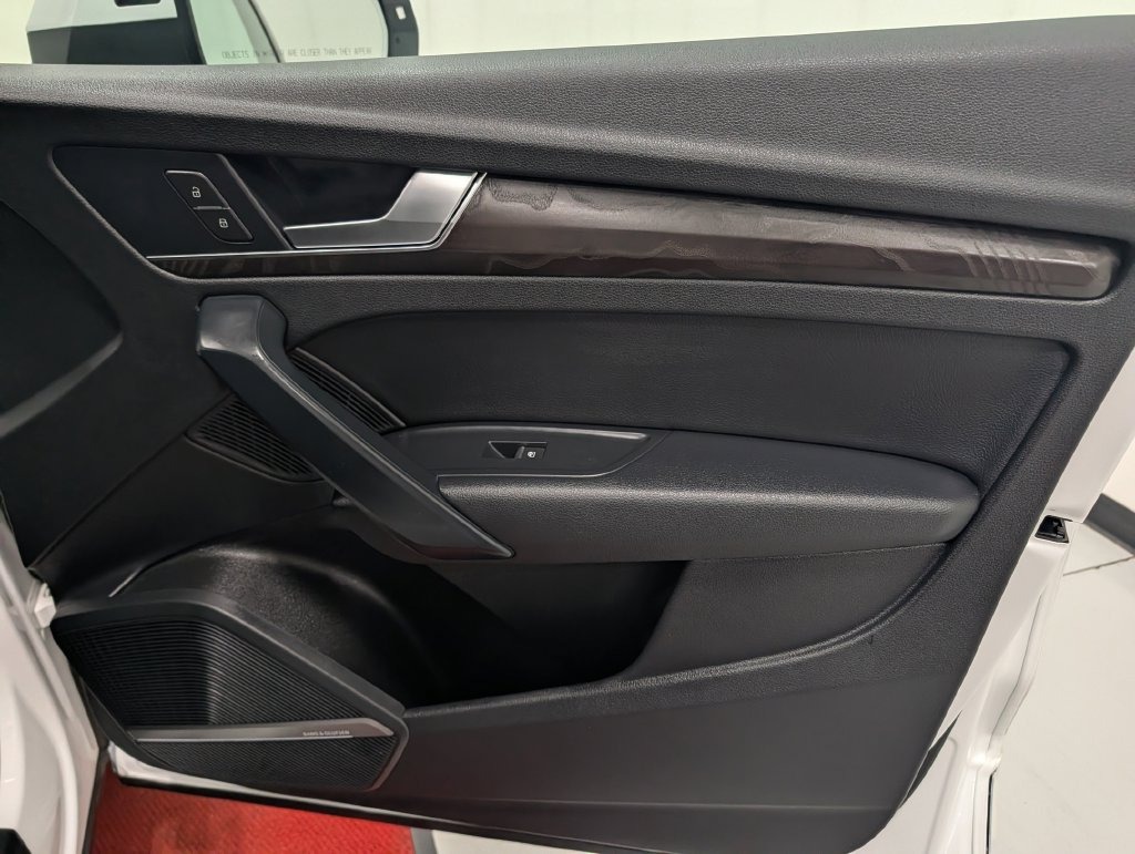 2018 AUDI Q5 2.0T in Saint Joseph, Minnesota - Photo 31