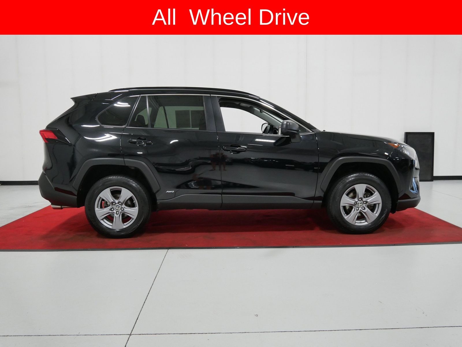 2022 Toyota RAV4 HYBRID LE in Saint Joseph, Minnesota - Photo 5