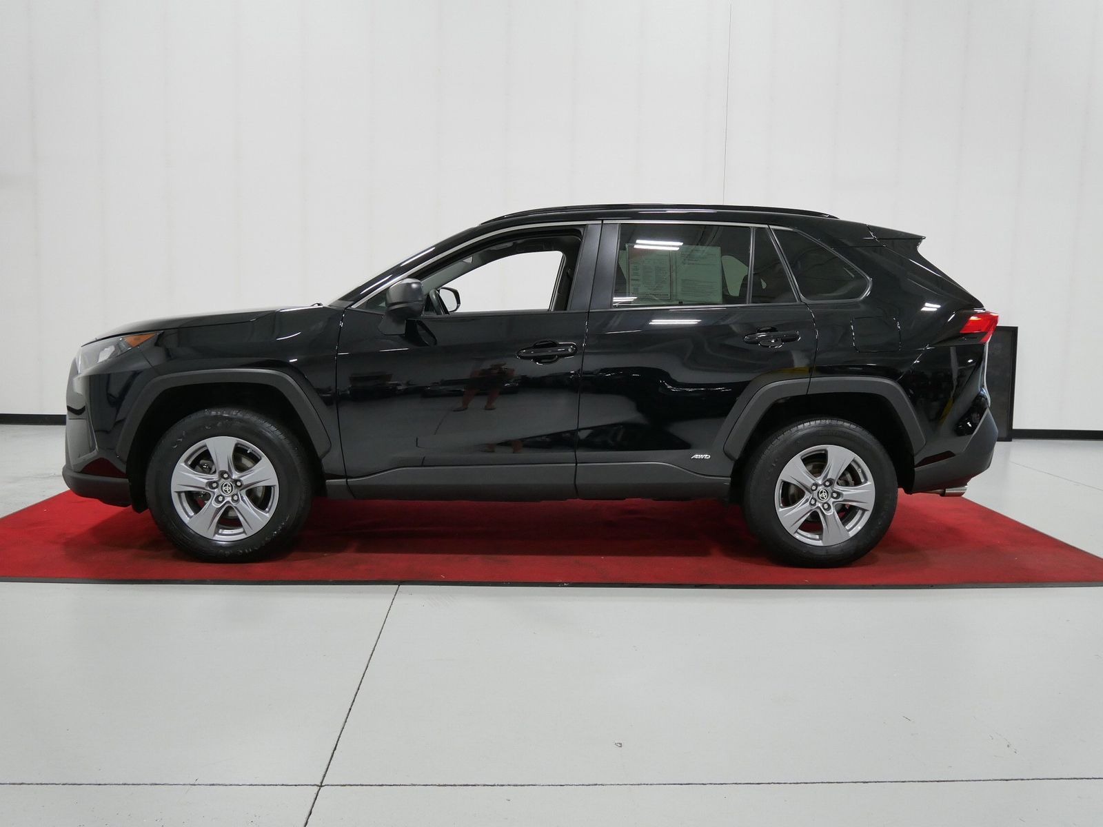 2022 Toyota RAV4 HYBRID LE in Saint Joseph, Minnesota - Photo 11