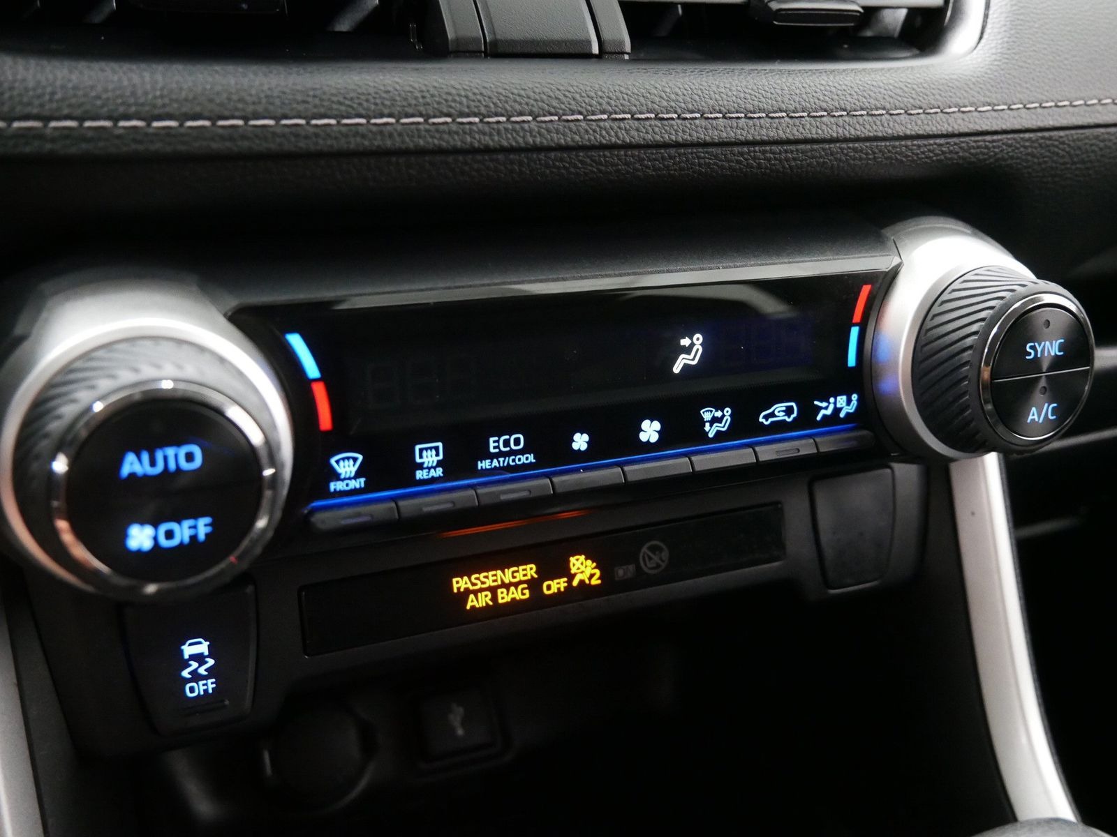 2022 Toyota RAV4 HYBRID LE in Saint Joseph, Minnesota - Photo 33