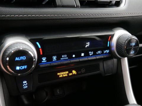 2022 Toyota RAV4 HYBRID LE in Saint Joseph, Minnesota - Photo 33