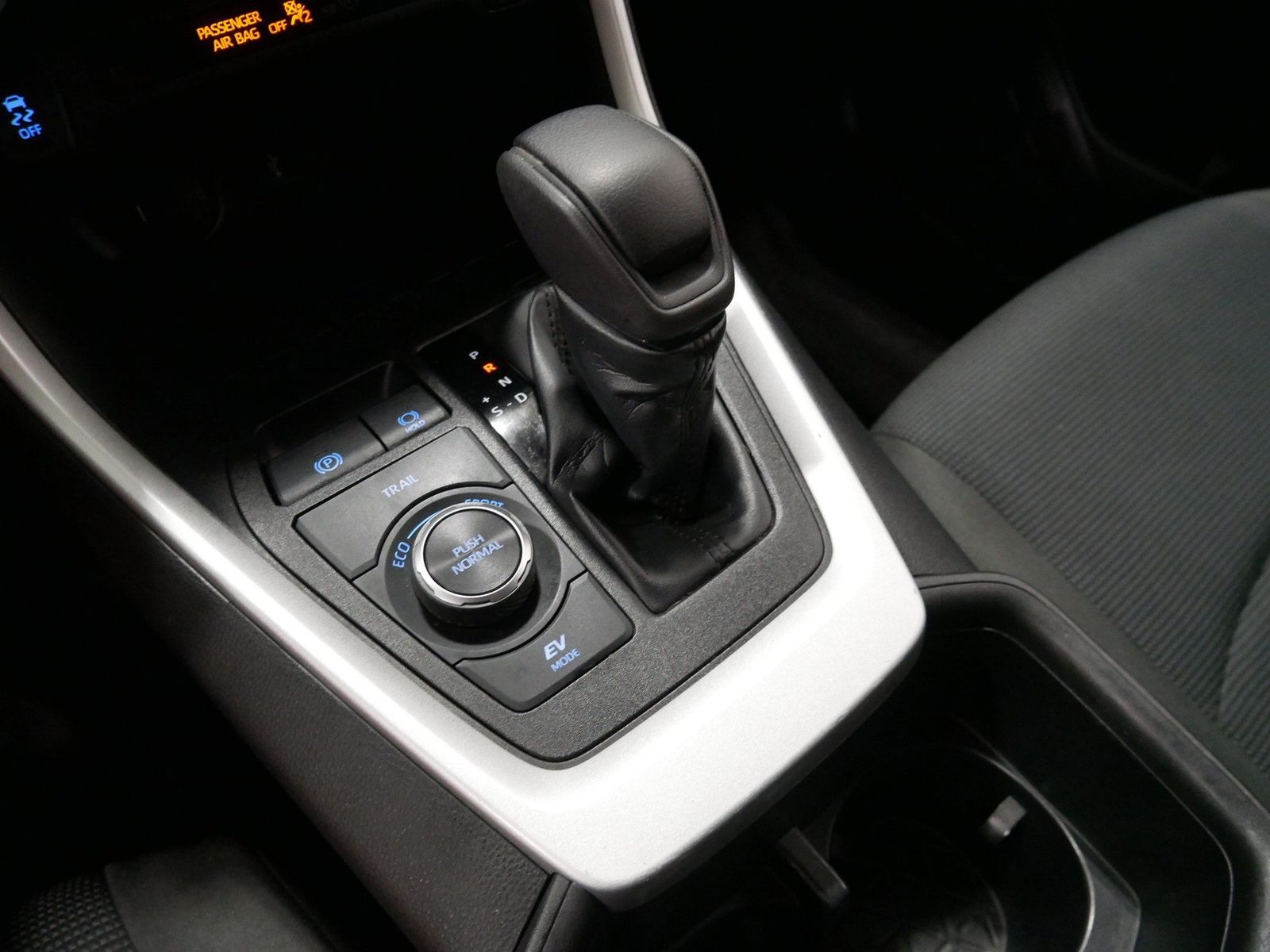 2022 Toyota RAV4 HYBRID LE in Saint Joseph, Minnesota - Photo 34