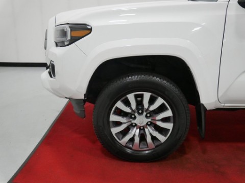 2020 Toyota TACOMA LIMITED 5' BED in Saint Joseph, Minnesota - Photo 12