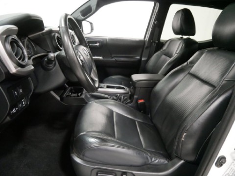 2020 Toyota TACOMA LIMITED 5' BED in Saint Joseph, Minnesota - Photo 14