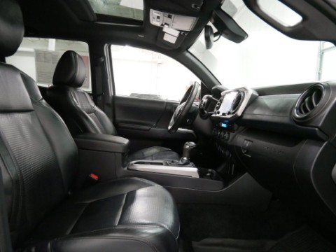 2020 Toyota TACOMA LIMITED 5' BED in Saint Joseph, Minnesota - Photo 30