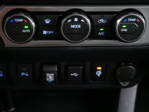 2020 Toyota TACOMA LIMITED 5' BED in Saint Joseph, Minnesota - Photo 35