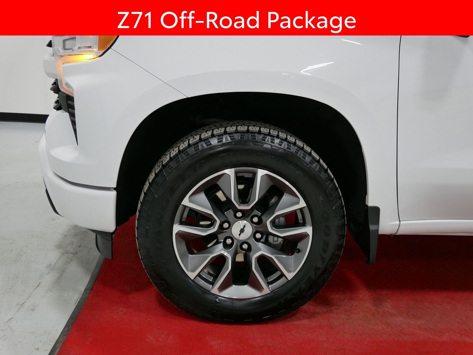 2025 Chevrolet SILVERADO 1500 RST CREW CAB in Saint Joseph, Minnesota - Photo 12