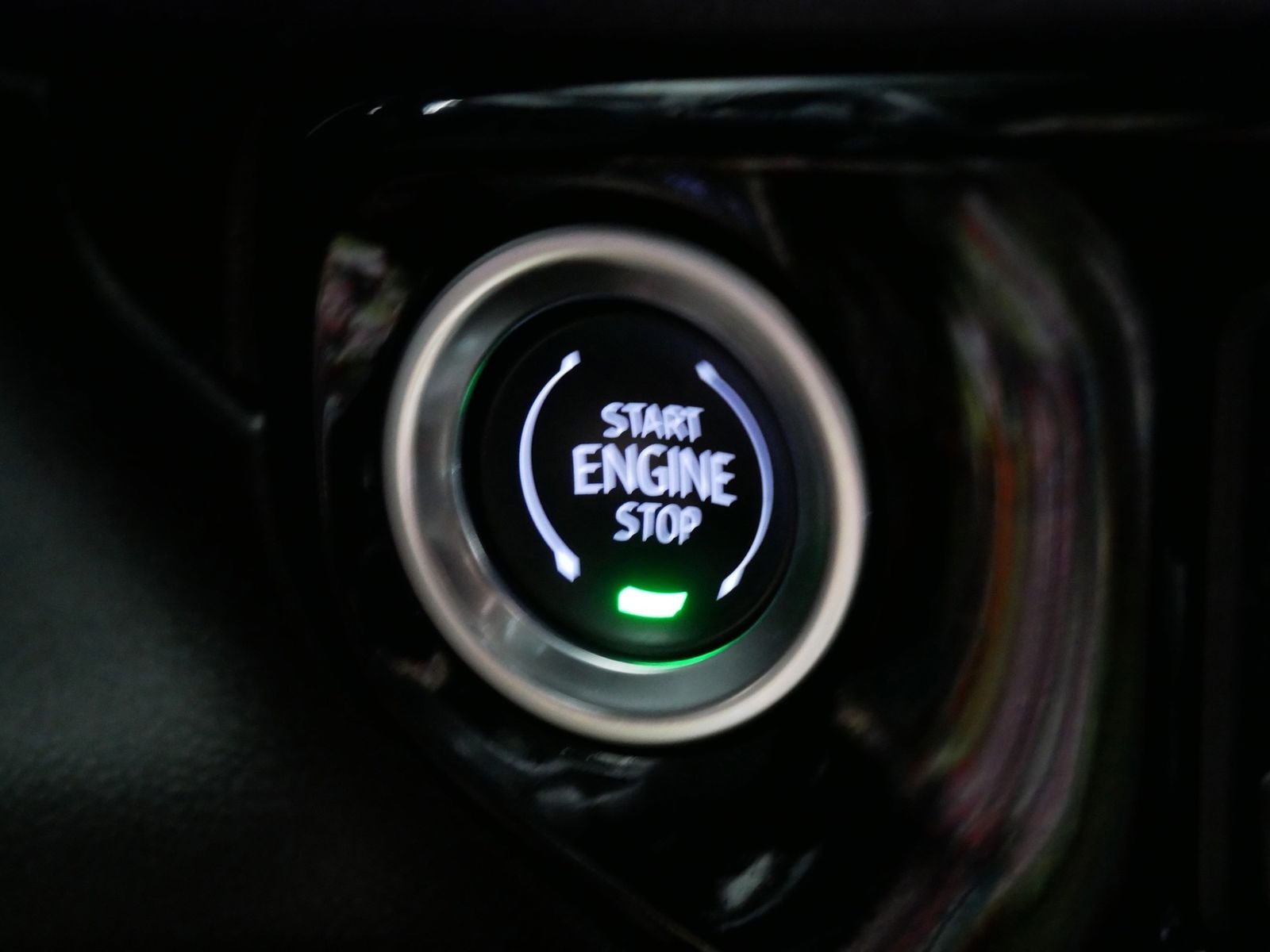 2025 Chevrolet SILVERADO 1500 RST CREW CAB in Saint Joseph, Minnesota - Photo 32