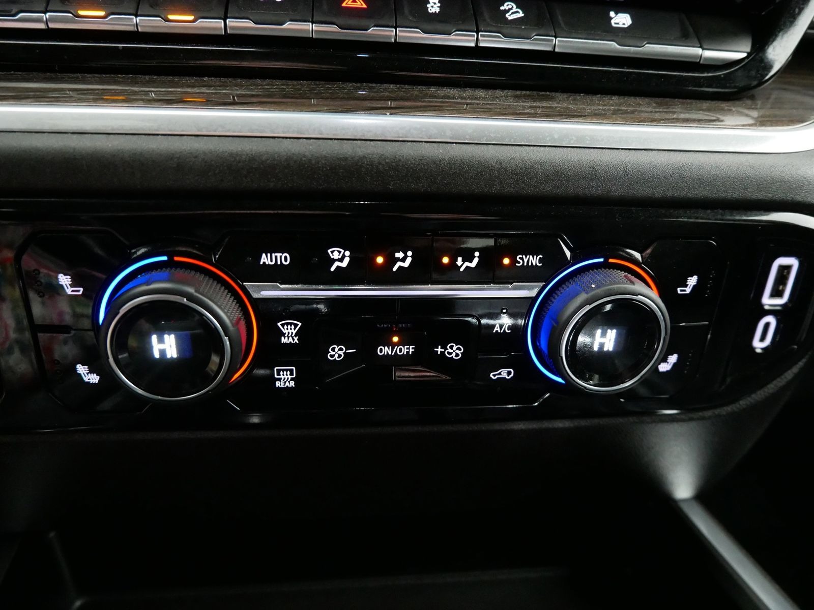 2025 Chevrolet SILVERADO 1500 RST CREW CAB in Saint Joseph, Minnesota - Photo 34