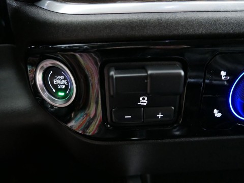2025 Chevrolet SILVERADO 1500 RST CREW CAB in Saint Joseph, Minnesota - Photo 35