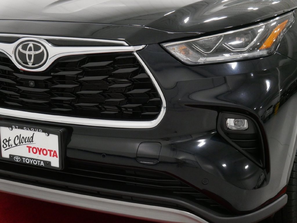 2025 Toyota HIGHLANDER HYBRID PLATINUM in Saint Joseph, Minnesota - Photo 13