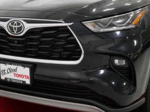 2025 Toyota HIGHLANDER HYBRID PLATINUM in Saint Joseph, Minnesota - Photo 13