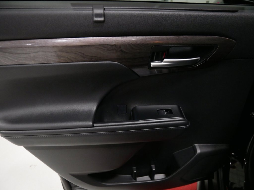 2025 Toyota HIGHLANDER HYBRID PLATINUM in Saint Joseph, Minnesota - Photo 21