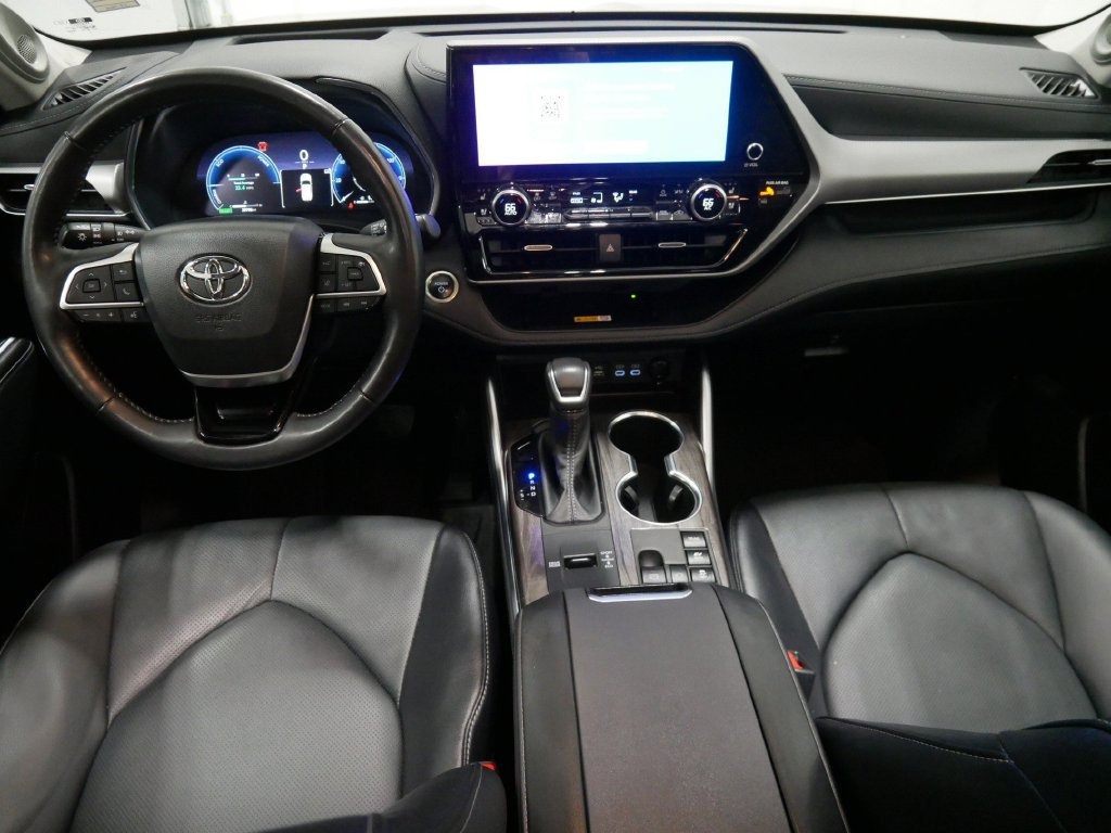 2025 Toyota HIGHLANDER HYBRID PLATINUM in Saint Joseph, Minnesota - Photo 22