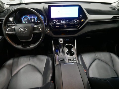2025 Toyota HIGHLANDER HYBRID PLATINUM in Saint Joseph, Minnesota - Photo 22