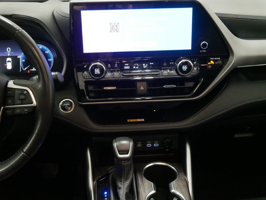 2025 Toyota HIGHLANDER HYBRID PLATINUM in Saint Joseph, Minnesota - Photo 23