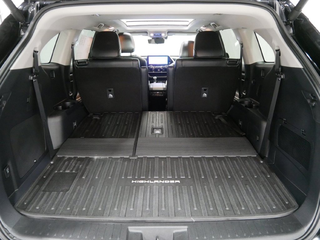 2025 Toyota HIGHLANDER HYBRID PLATINUM in Saint Joseph, Minnesota - Photo 27