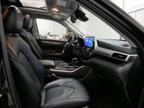 2025 Toyota HIGHLANDER HYBRID PLATINUM in Saint Joseph, Minnesota - Photo 30
