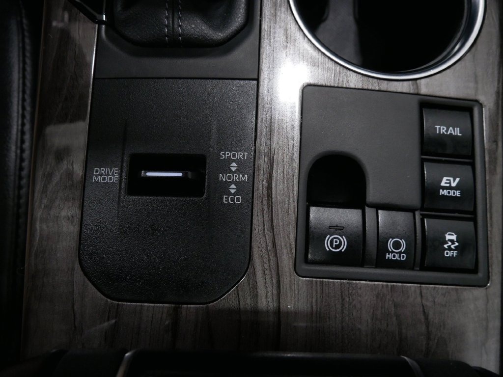 2025 Toyota HIGHLANDER HYBRID PLATINUM in Saint Joseph, Minnesota - Photo 37