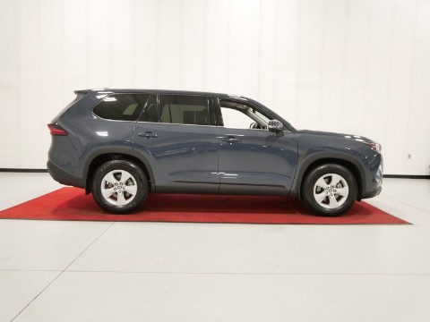 2025 Toyota GRAND HIGHLANDER LE FWD in Saint Joseph, Minnesota - Photo 5