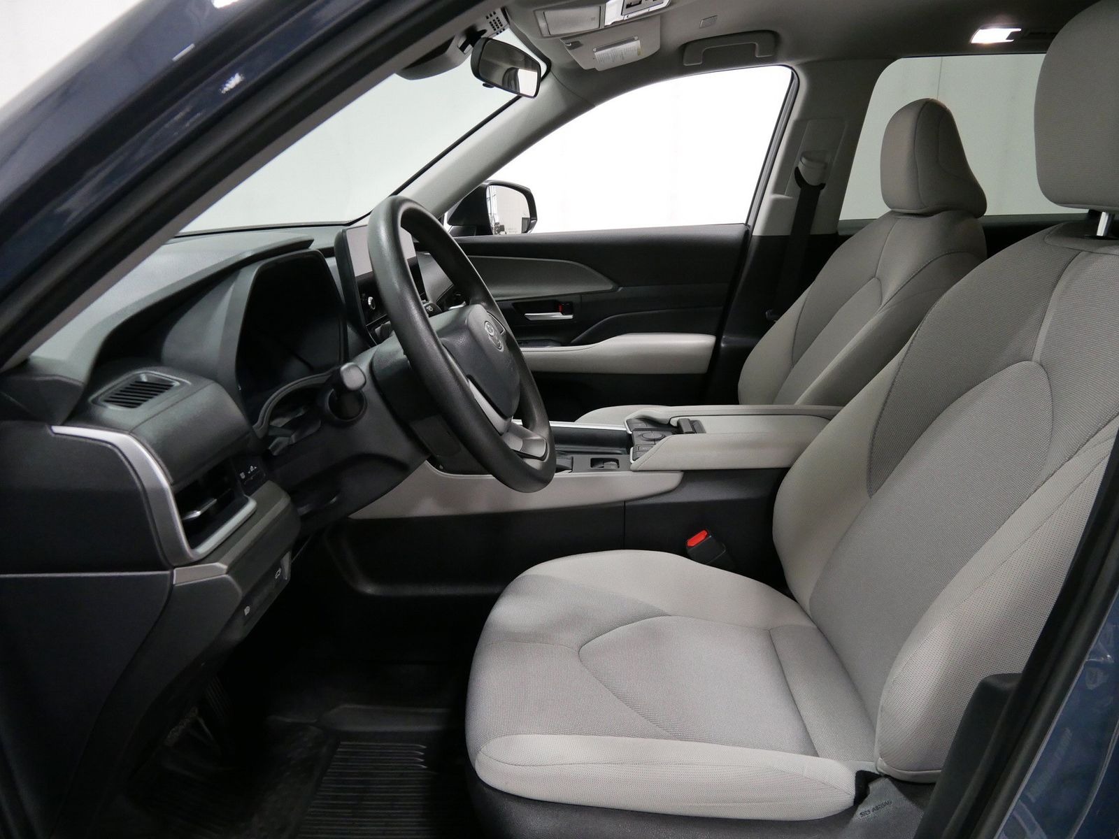 2025 Toyota GRAND HIGHLANDER LE FWD in Saint Joseph, Minnesota - Photo 14