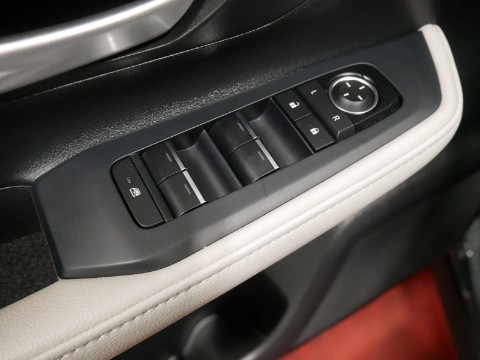 2025 Toyota GRAND HIGHLANDER LE FWD in Saint Joseph, Minnesota - Photo 17