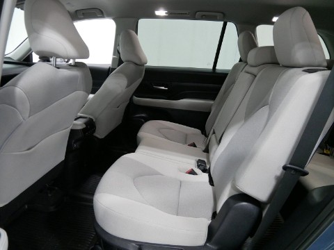 2025 Toyota GRAND HIGHLANDER LE FWD in Saint Joseph, Minnesota - Photo 19