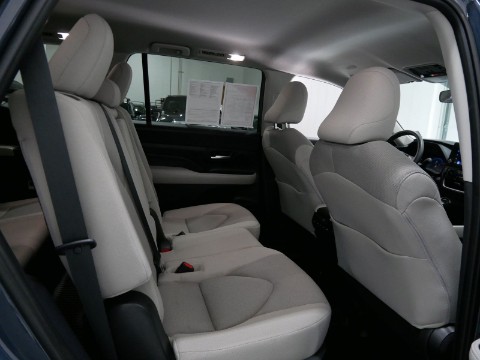 2025 Toyota GRAND HIGHLANDER LE FWD in Saint Joseph, Minnesota - Photo 28
