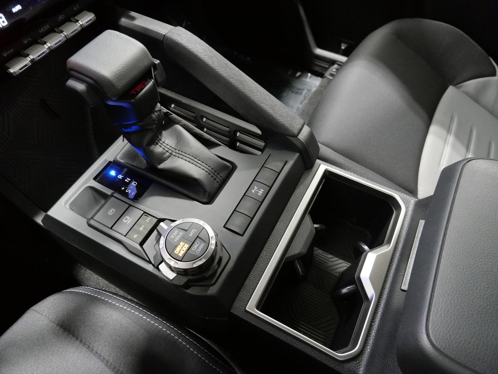 2026 Toyota TACOMA HYBRID TRD OFF-ROAD in Saint Joseph, Minnesota - Photo 18