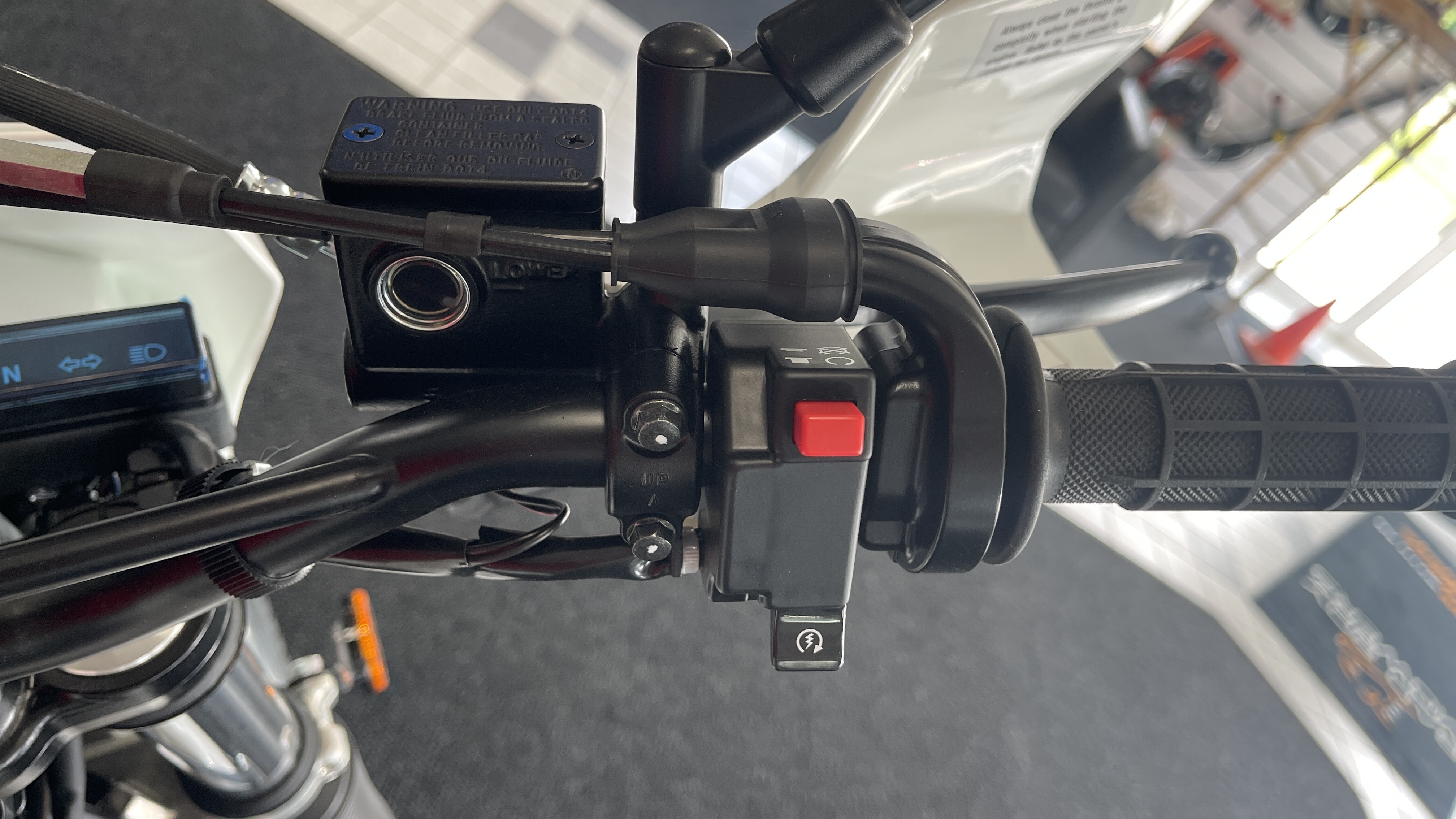2025 Suzuki DR650S in Saint Joseph, Minnesota - Photo 19