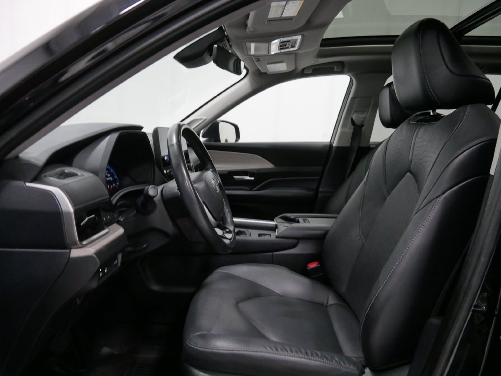 2024 Toyota GRAND HIGHLANDER LIMITED in Saint Joseph, Minnesota - Photo 14