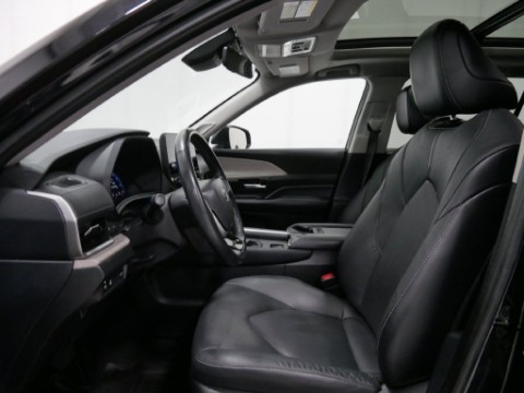 2024 Toyota GRAND HIGHLANDER LIMITED in Saint Joseph, Minnesota - Photo 14
