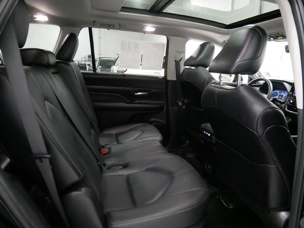 2024 Toyota GRAND HIGHLANDER LIMITED in Saint Joseph, Minnesota - Photo 29