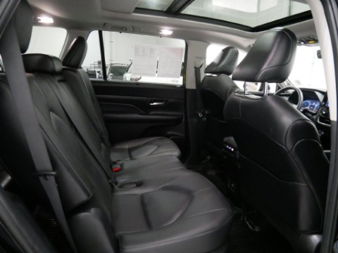 2024 Toyota GRAND HIGHLANDER LIMITED in Saint Joseph, Minnesota - Photo 29