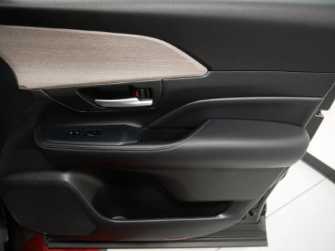 2024 Toyota GRAND HIGHLANDER LIMITED in Saint Joseph, Minnesota - Photo 32