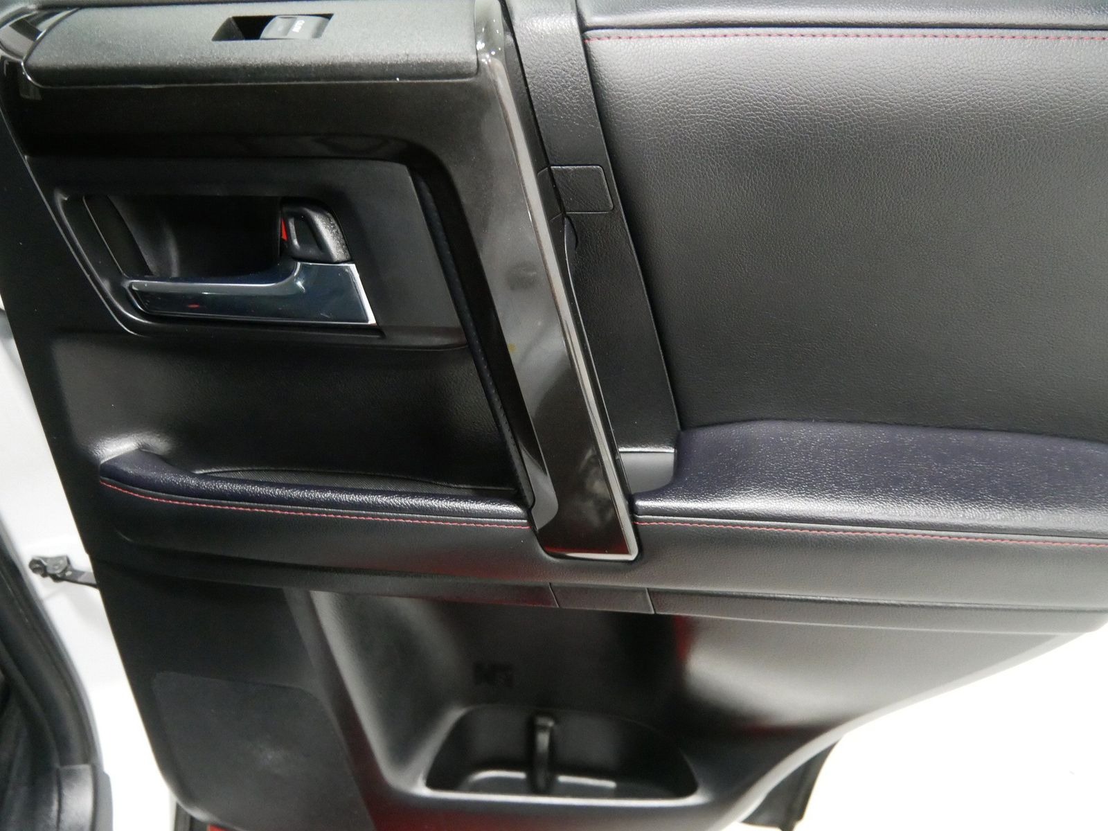 2024 Toyota 4RUNNER TRD OFF-ROAD PREMIUM in Saint Joseph, Minnesota - Photo 29