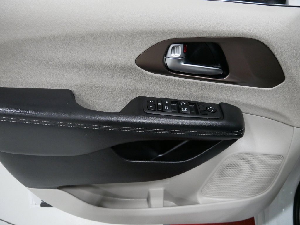 2023 Chrysler VOYAGER LX in Saint Joseph, Minnesota - Photo 16