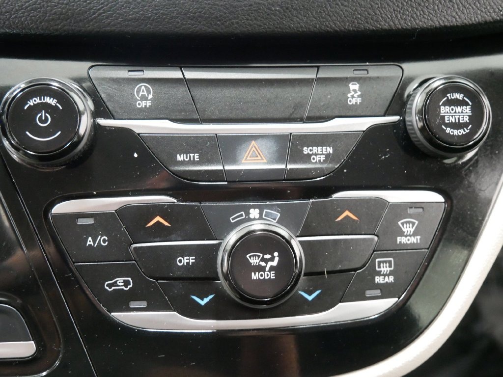 2023 Chrysler VOYAGER LX in Saint Joseph, Minnesota - Photo 34