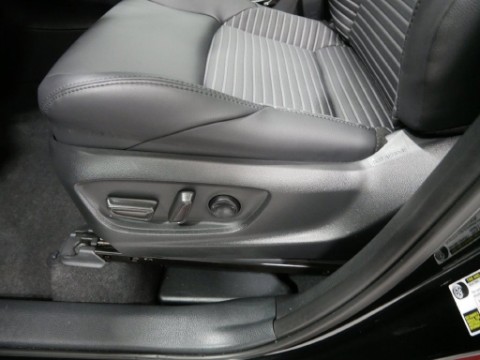2025 Toyota COROLLA CROSS HYBRID XSE in Saint Joseph, Minnesota - Photo 15