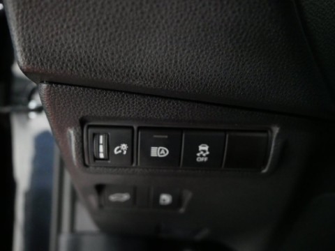 2025 Toyota COROLLA CROSS HYBRID XSE in Saint Joseph, Minnesota - Photo 19