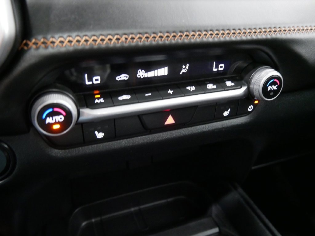 2025 Mazda CX-50 HYBRID PREMIUM in Saint Joseph, Minnesota - Photo 35