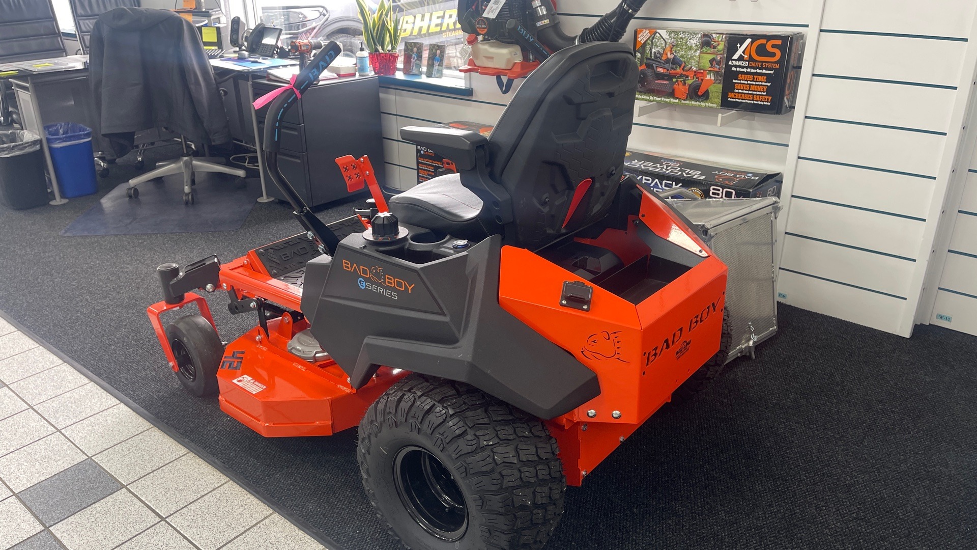 2025 Bad Boy Mowers E-Magnum 42 in. Electric in Saint Joseph, Minnesota - Photo 3