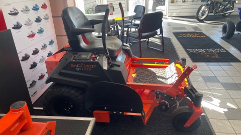 2025 Bad Boy Mowers E-Magnum 42 in. Electric in Saint Joseph, Minnesota - Photo 6