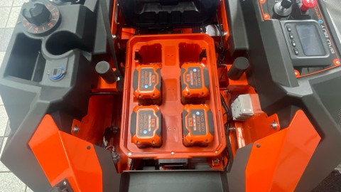 2025 Bad Boy Mowers E-Magnum 42 in. Electric in Saint Joseph, Minnesota - Photo 12